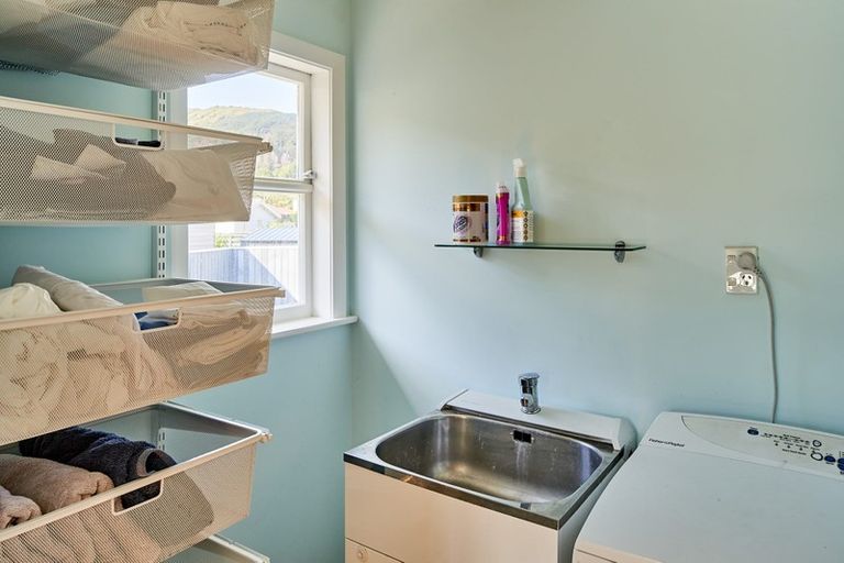 Photo of property in 2 Heather Grove, Fairfield, Lower Hutt, 5011