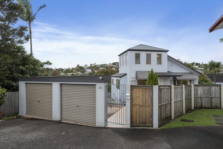 Photo of property in 2/20 Compton Street, Hillcrest, Auckland, 0627