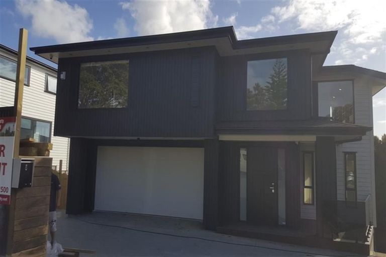 Photo of property in 8 Newport Place, Forrest Hill, Auckland, 0620