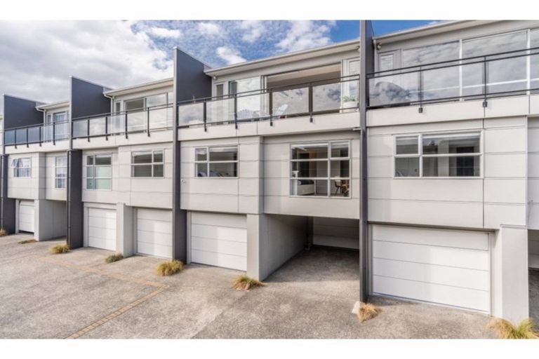 Photo of property in 4/49 Browns Road, Browns Bay, Auckland, 0630