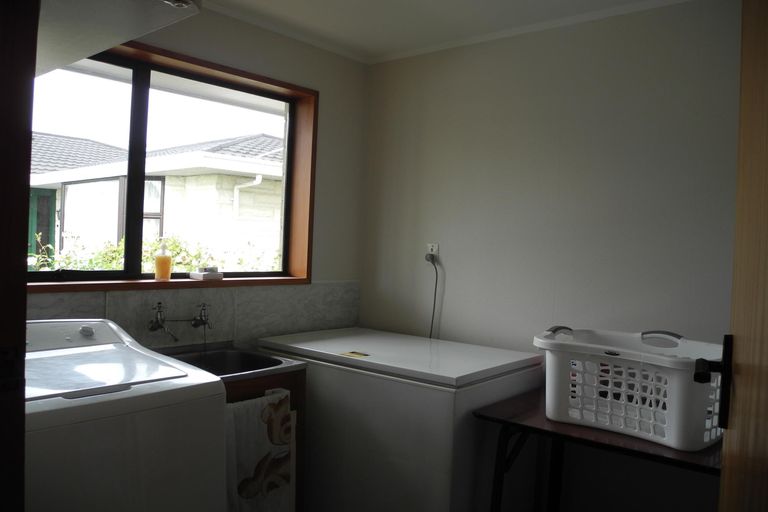 Photo of property in 12 Timaru Road, Waimate, 7924