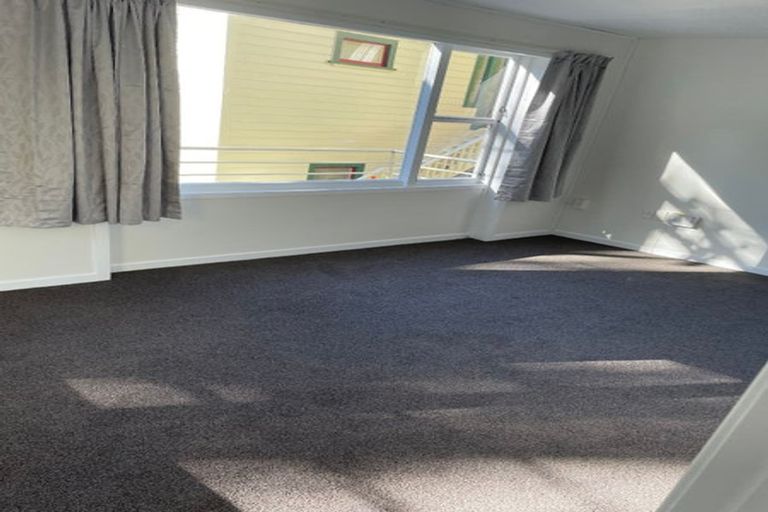 Photo of property in 1/131 Glenmore Street, Kelburn, Wellington, 6012