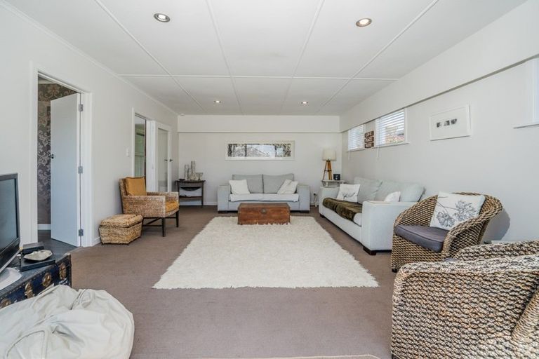 Photo of property in 1/237 Hepburn Road, Glendene, Auckland, 0602