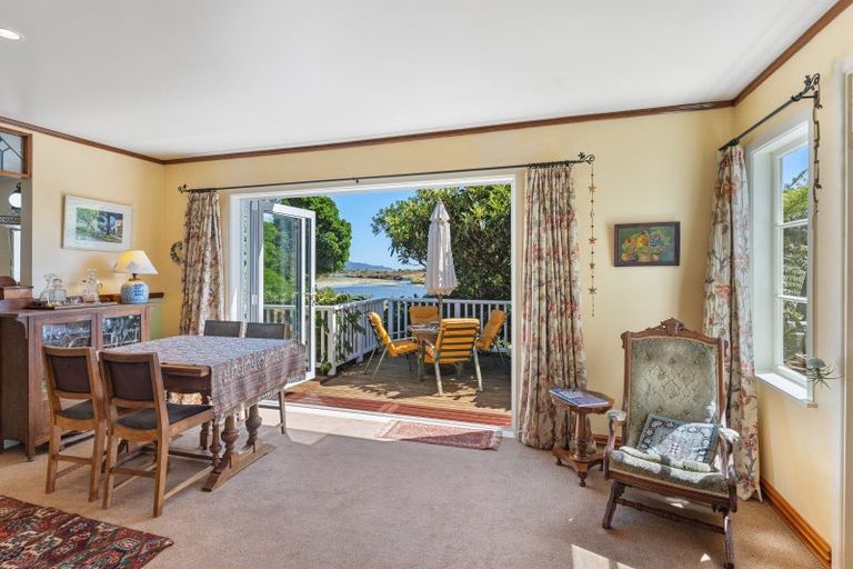 Photo of property in 17 Makora Road, Otaihanga, Paraparaumu, 5036