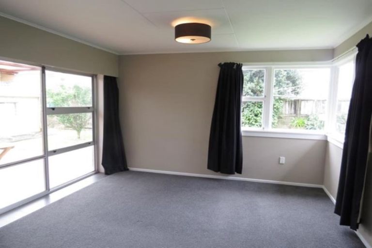 Photo of property in 112 Clawton Street, Westown, New Plymouth, 4310
