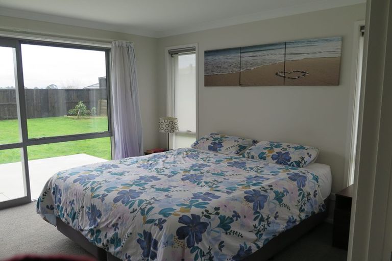 Photo of property in 8 Kayelene Place, Omokoroa, 3114