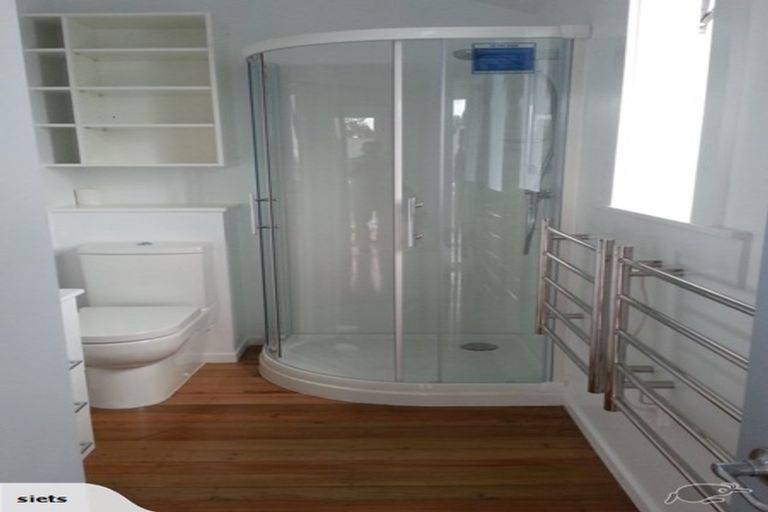 Photo of property in 26 Archibald Road, Kelston, Auckland, 0602