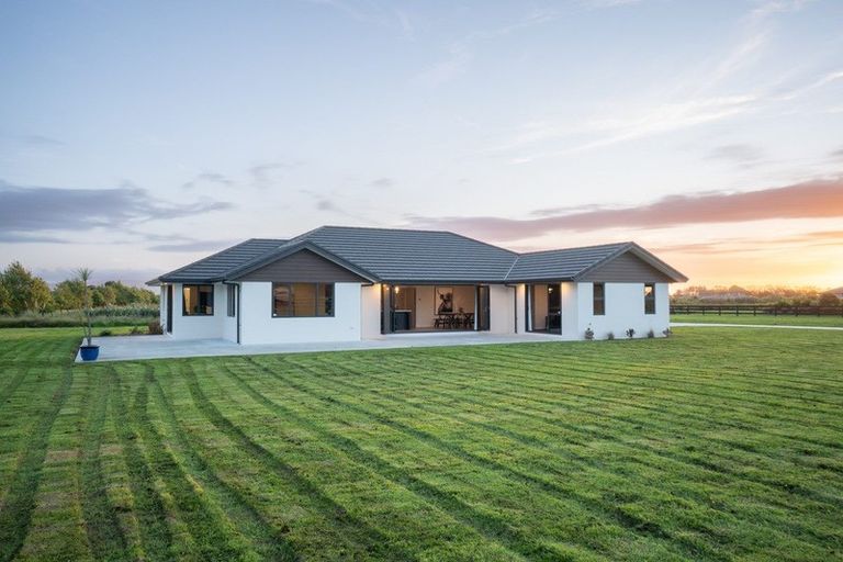 Photo of property in 7 Hartwell Drive, Kelvin Grove, Palmerston North, 4470