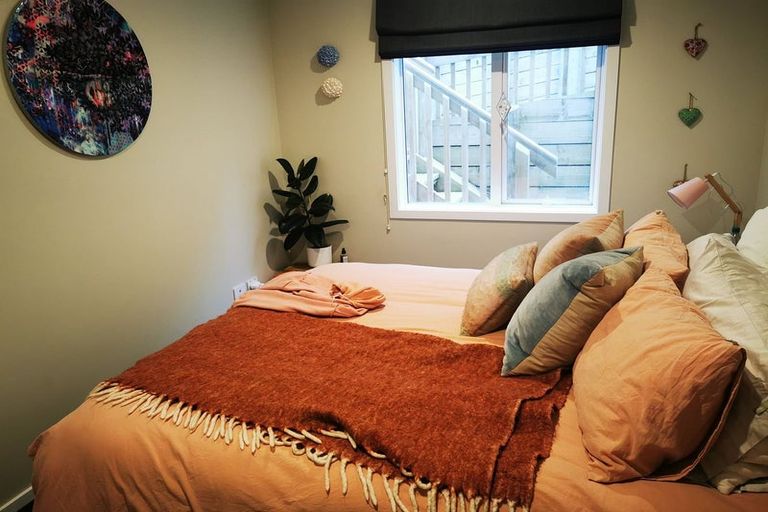 Photo of property in 34 Paremata Crescent, Paremata, Porirua, 5024