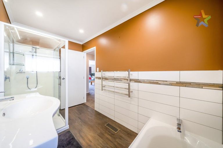 Photo of property in 1a Peel Place, Wainuiomata, Lower Hutt, 5014