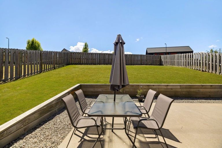 Photo of property in 9 Huxley Place, Lake Hayes, Queenstown, 9304