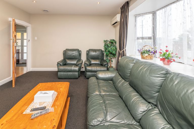 Photo of property in 1/65 Northcote Road, Northcote, Christchurch, 8052