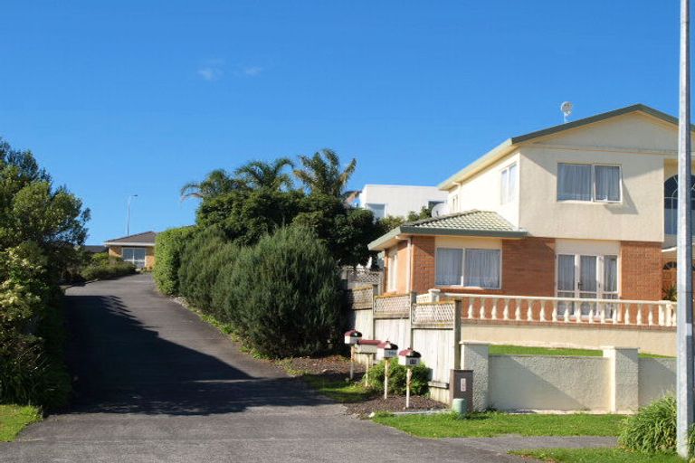 Photo of property in 19 Matterhorn Crescent, Northpark, Auckland, 2013