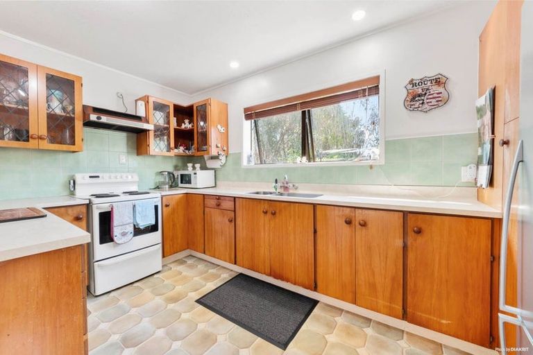 Photo of property in 102 Marina View Drive, West Harbour, Auckland, 0618