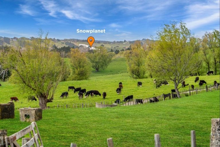 Photo of property in 107 Cemetery Road, Wainui, 0992