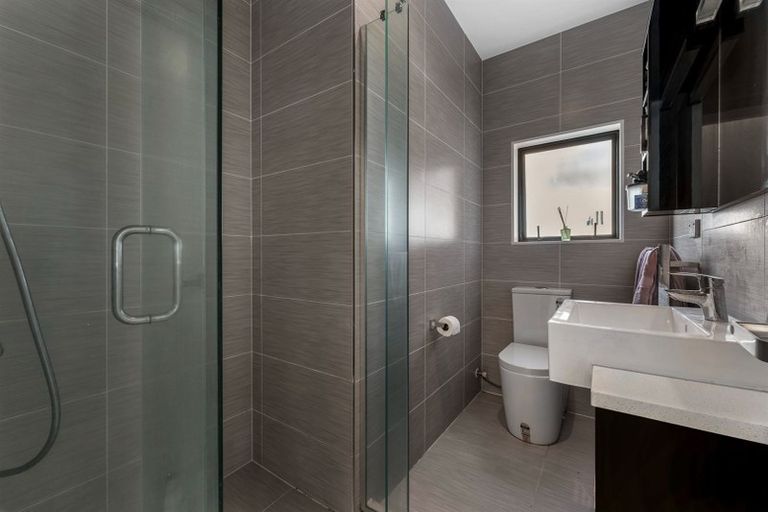 Photo of property in 9 Gwendoline Avenue, Te Atatu Peninsula, Auckland, 0610