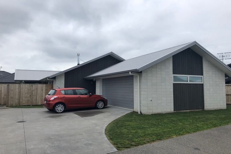 Photo of property in 33 Kahuparere Crescent, Pyes Pa, Tauranga, 3112