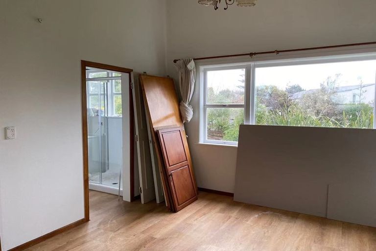 Photo of property in 282 West Coast Road, Glen Eden, Auckland, 0602