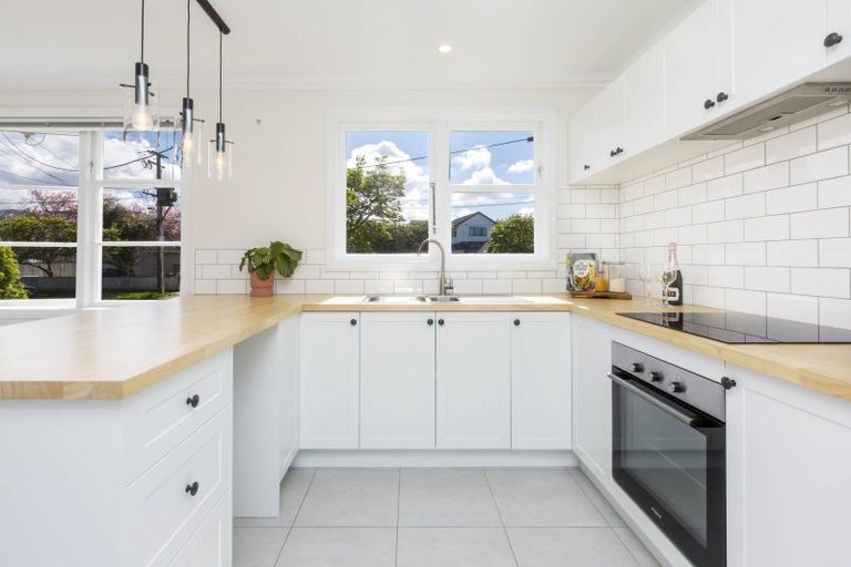 Photo of property in 16 Thackeray Street, Trentham, Upper Hutt, 5018