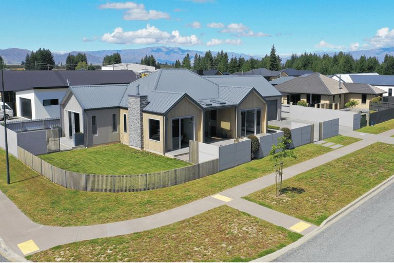 Photo of property in 21 Grandvue Drive, Twizel, 7901