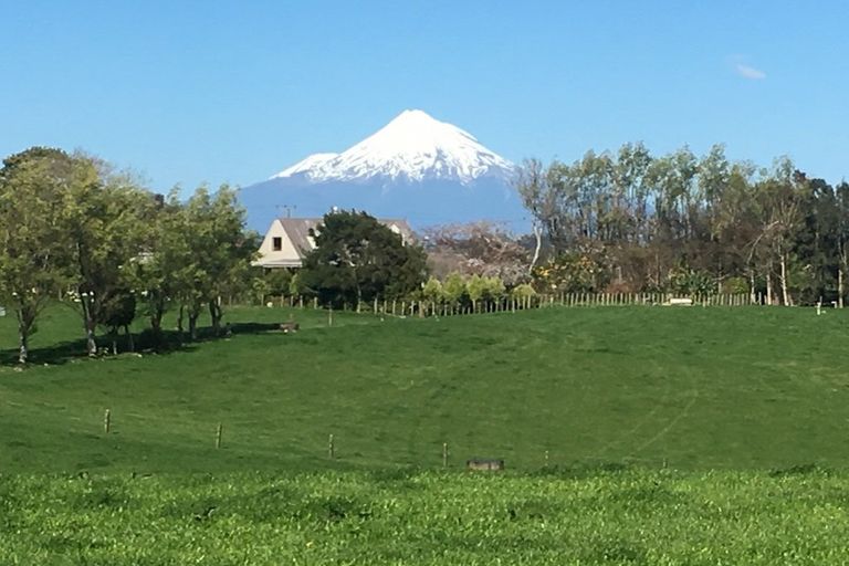 Photo of property in 557 Inland Road North, Onaero, Waitara, 4383