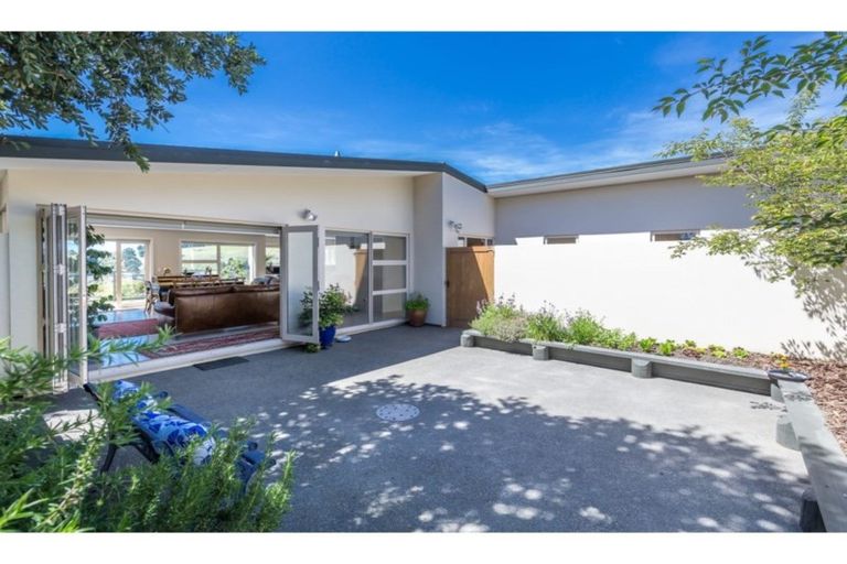 Photo of property in 38 Millhill Lane, Huntsbury, Christchurch, 8022