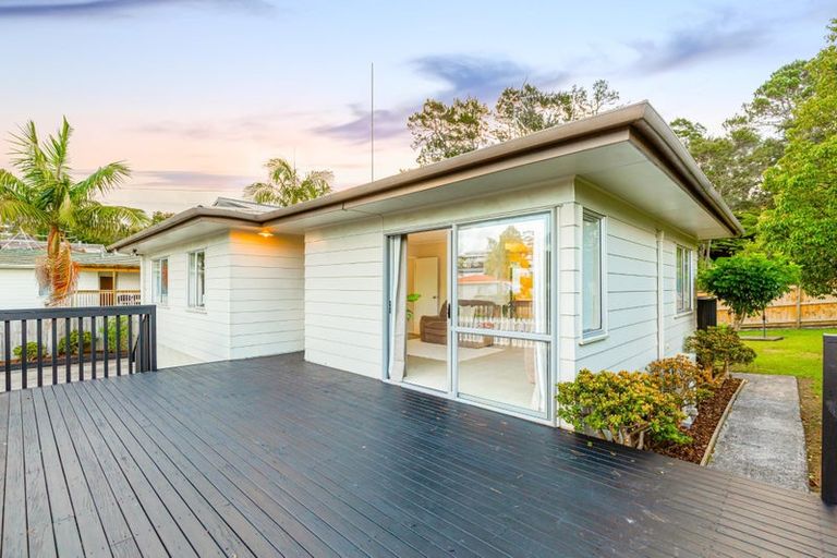 Photo of property in 18 Alidade Place, Massey, Auckland, 0614