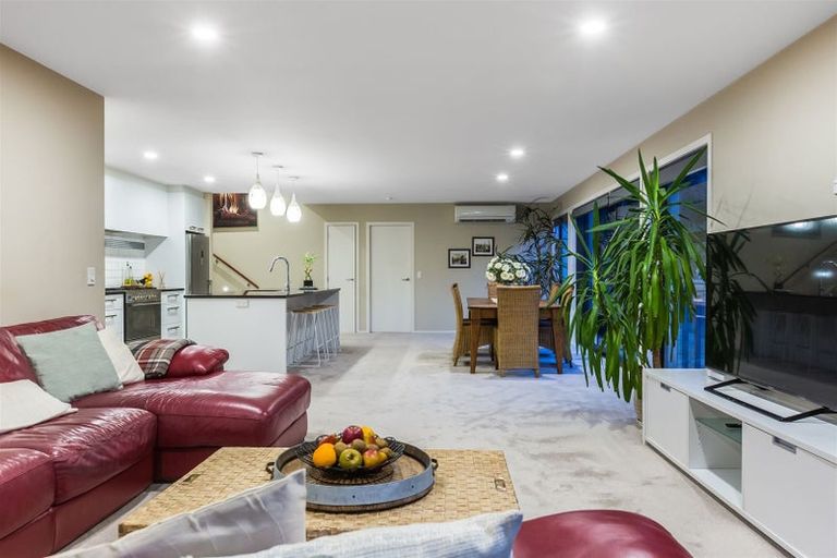 Photo of property in 122 Navigation Drive, Whitby, Porirua, 5024