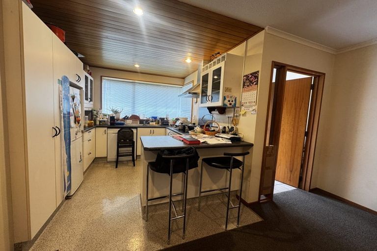 Photo of property in 17 Abingdon Court, Avonhead, Christchurch, 8042