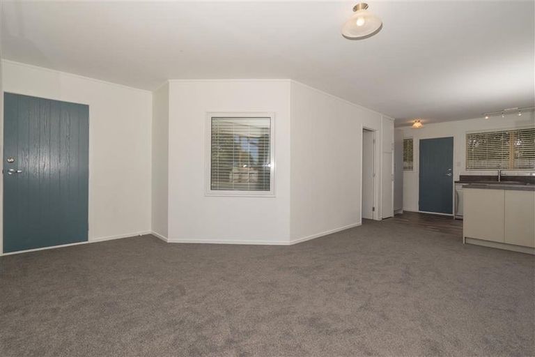 Photo of property in 3/70 Taikata Road, Te Atatu Peninsula, Auckland, 0610
