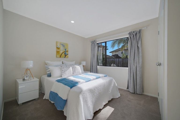Photo of property in 12 Breon Place, Flat Bush, Auckland, 2016