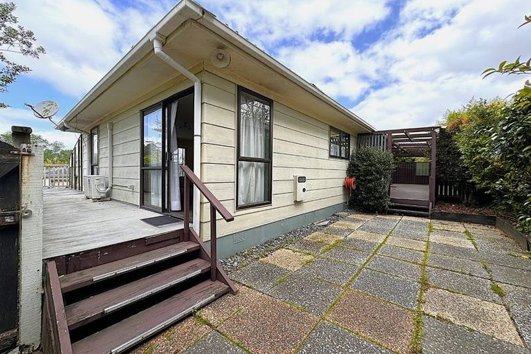 Photo of property in 3 Benita Place, Sunnyvale, Auckland, 0612