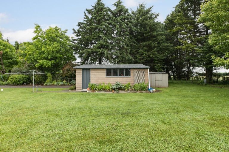 Photo of property in 17 Charlotte Street, Takapau, 4203