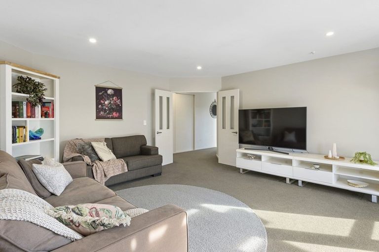 Photo of property in 36 Meyer Crescent, Halswell, Christchurch, 8025