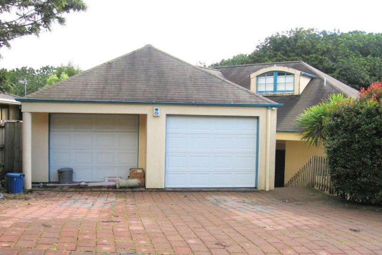 Photo of property in 41 Ewhurst Place, Goodwood Heights, Auckland, 2105