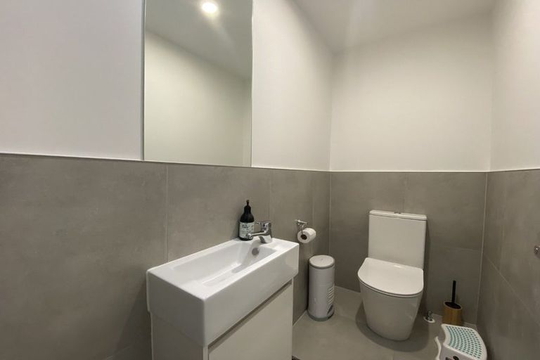 Photo of property in 28 Seafarer Crescent, Stanmore Bay, Whangaparaoa, 0932