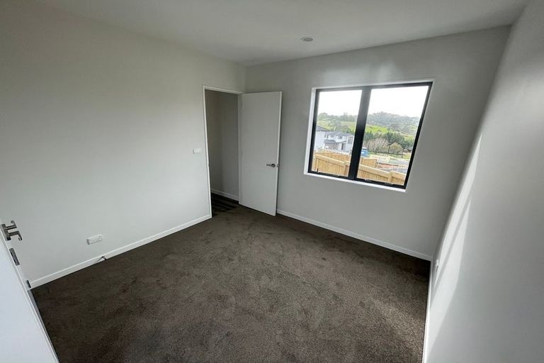 Photo of property in 7 Pepeke Way, Orewa, 0931