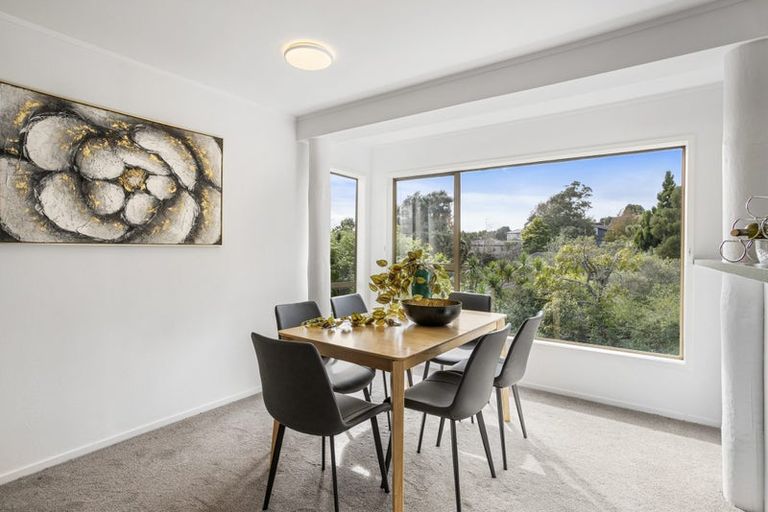 Photo of property in 8 Lynngate Place, Hillcrest, Auckland, 0627