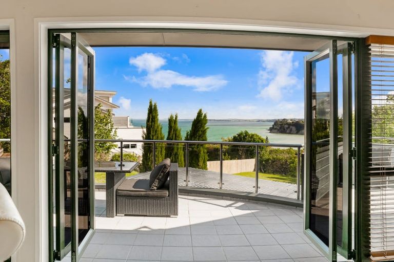 Photo of property in 65 Roberts Road, Matakatia, Whangaparaoa, 0930