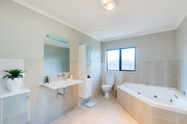 Photo of property in 152 Park Road, West End, Palmerston North, 4410