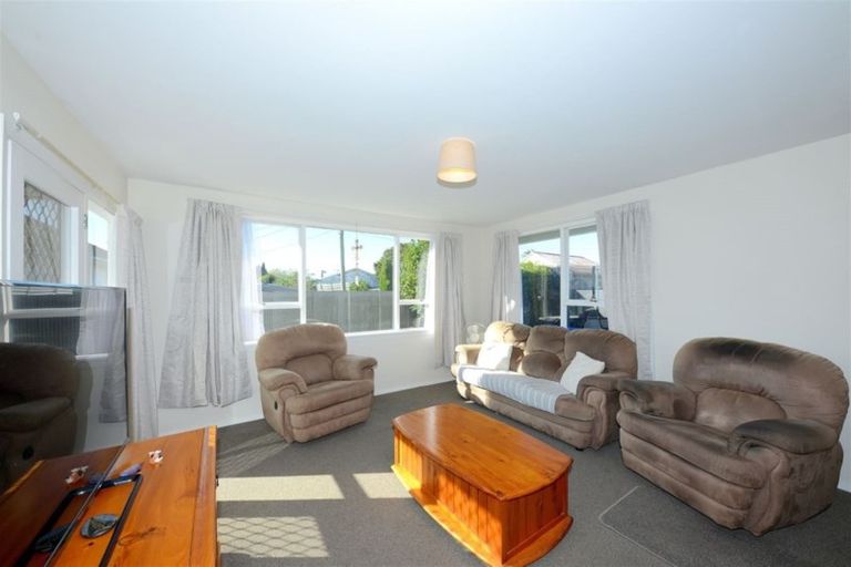 Photo of property in 1/29a Wainoni Road, Wainoni, Christchurch, 8061