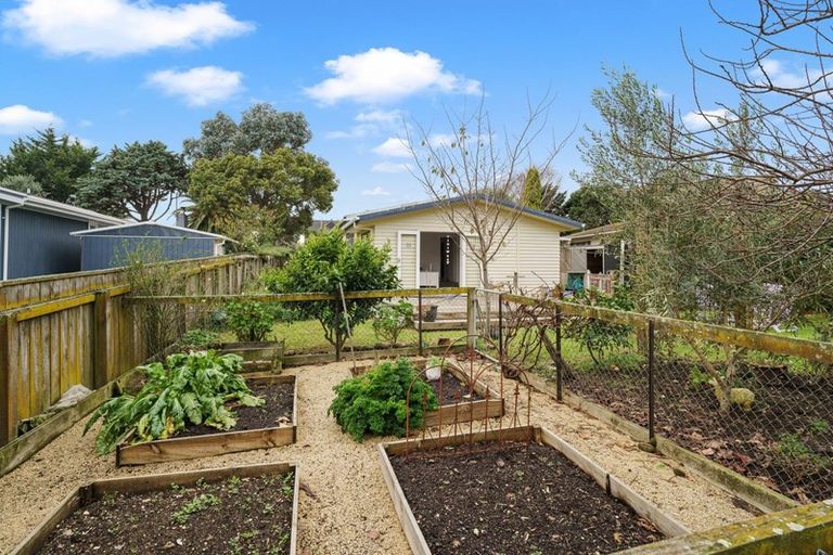 Photo of property in 28 Chums Road, Paraparaumu Beach, Paraparaumu, 5032