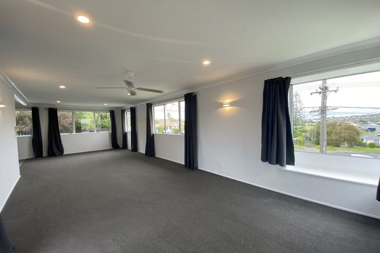 Photo of property in 111 Stanmore Bay Road, Stanmore Bay, Whangaparaoa, 0932