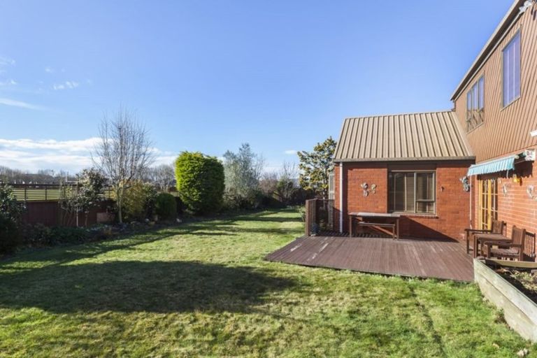 Photo of property in 20 Sheraton Place, Redwood, Christchurch, 8051