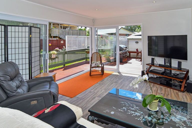Photo of property in 11 Lakeside Drive, Pahurehure, Papakura, 2113