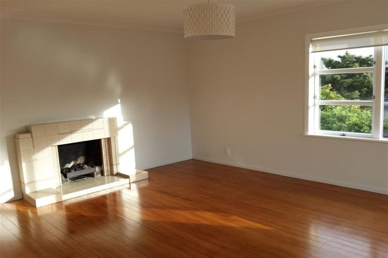 Photo of property in 1/93 Lake Road, Belmont, Auckland, 0622
