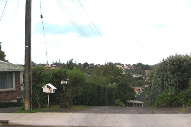 Photo of property in 17 Mcclintock Road, Massey, Auckland, 0614