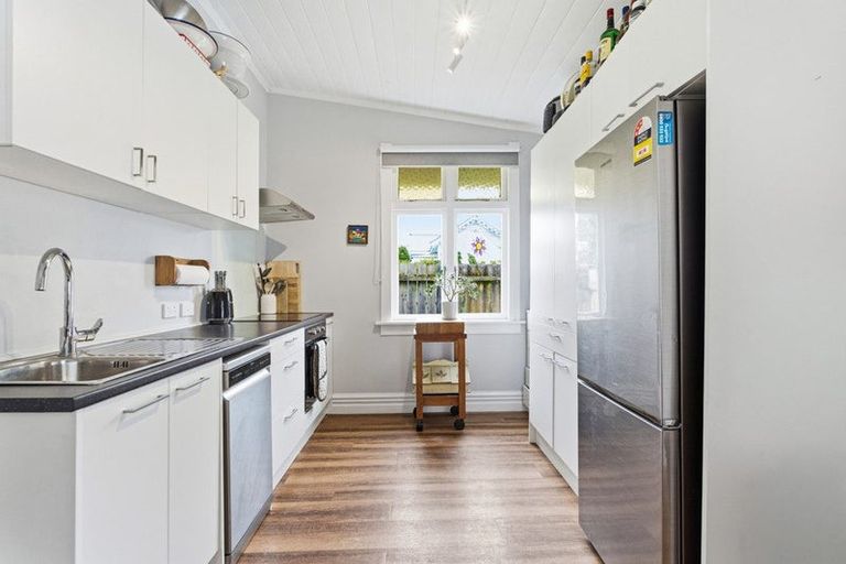 Photo of property in 16 Spier Street, Aramoho, Whanganui, 4500