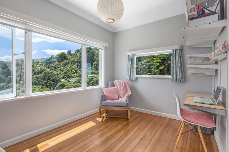 Photo of property in 31 Walter Road, Lowry Bay, Lower Hutt, 5013