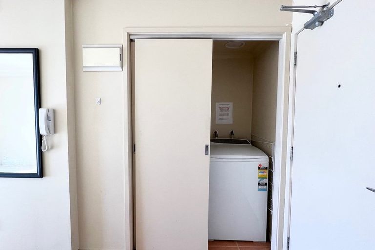 Photo of property in The Rennaissance, 1c/18 Ronwood Avenue, Manukau, Auckland, 2104